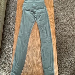 Women’s Lululemon Full Length Align Pant Size 2-4